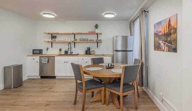Downtown Coastal View 1 Bedroom