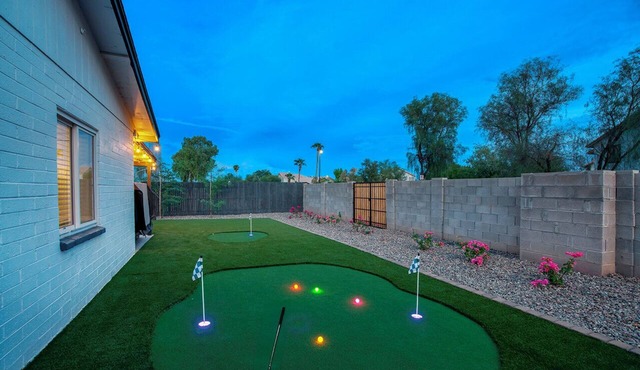 Downtown Gilbert Hot Tub Glow Golf Sleeps 12 in Gilbert