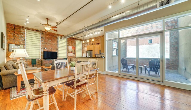 Downtown Louisville Escape: Perfect for Events!