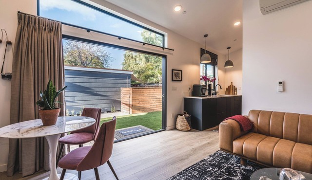 Downtown San Jose private guesthouse. Minutes to Levi's, SAP Center, SJSU & more