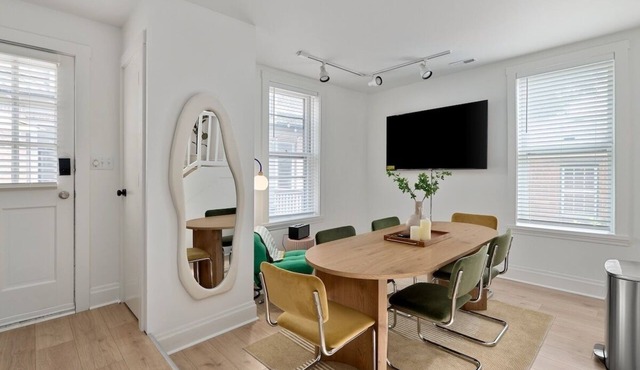 DWTN Haus | 4BR Boho Retreat Near OSU | Sleeps 8