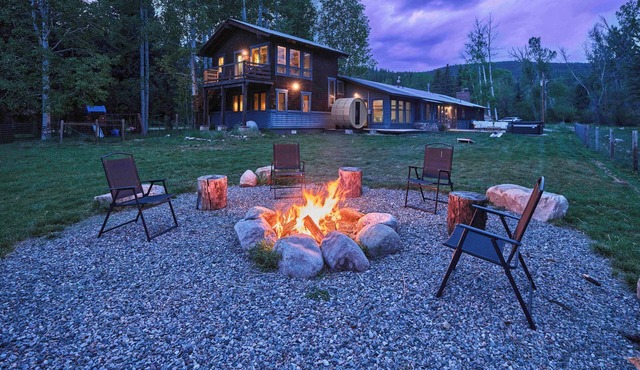 Eagle Ridge River Retreat - Hot Tub, Sauna, Yard! in Durango