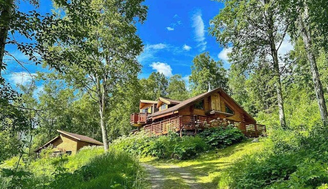 Eagle River Retreat | Backcountry Log Cabin