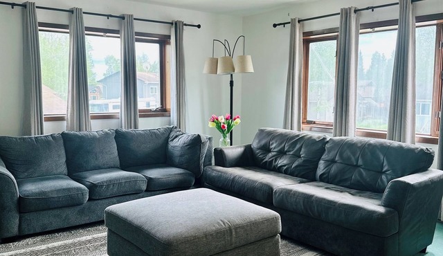Elegant 3-Bedroom stay/Where Comfort Meets Luxury/Prime location/Family friendly