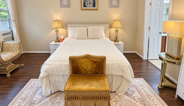Elegant Private Master Bedroom Suite Private Spa Bath, Soaking Tub & Patio in Houston