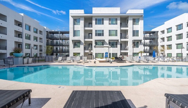Elegant Tempe Hideaway: Private Patio, Resort-Style Amenities