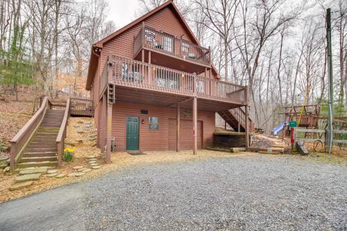 Ellijay Resort Cabin w/Fire Pit, Decks, & Hot Tub