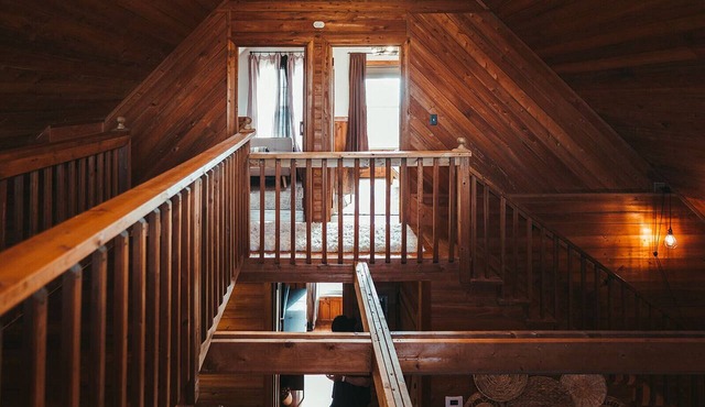 Endless Views: Sunsets, Sauna, Outdoor Firepit under the Stars in Max Meadows