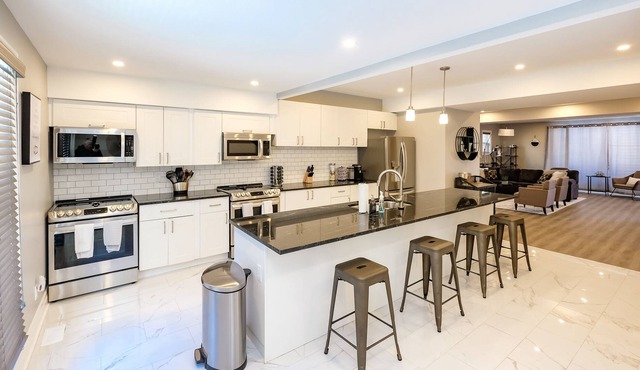 Enjoy unique value and luxury for groups in downtown Windsor in Windsor