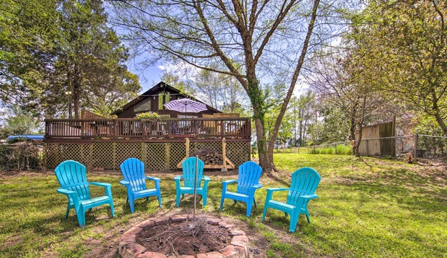 Entire Lakefront Getaway on Lake Palestine!