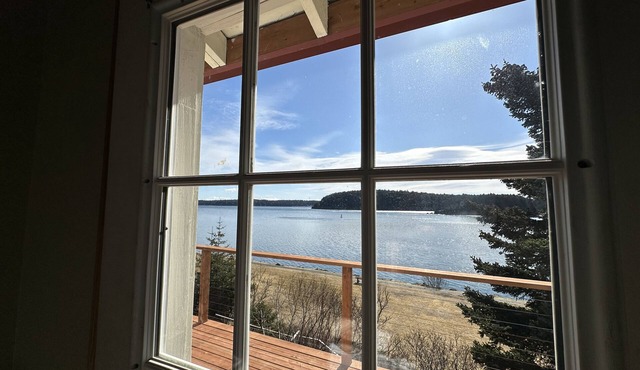 Epic view at your doorstep water vista 2 bedroom walking distance to town