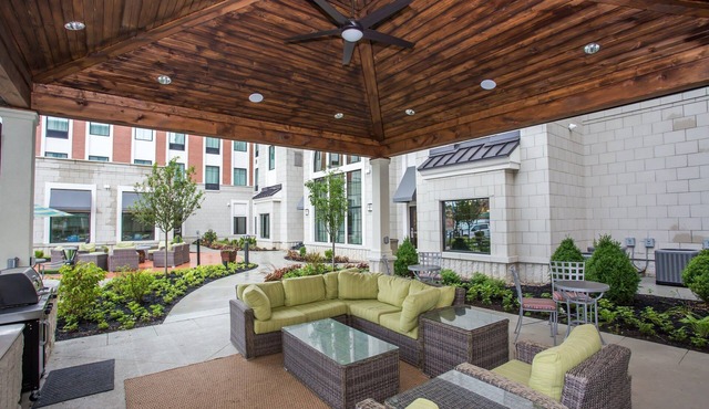 Equipped King Suite | Free Wi-Fi, Free Daily Breakfast + Pool Access