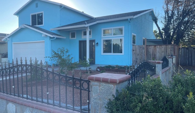Evergreen Area - Spacious, Convenient for Family and Business