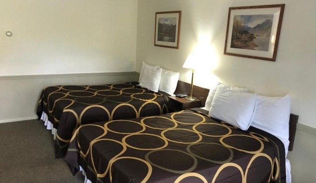EVERGREEN MOTEL