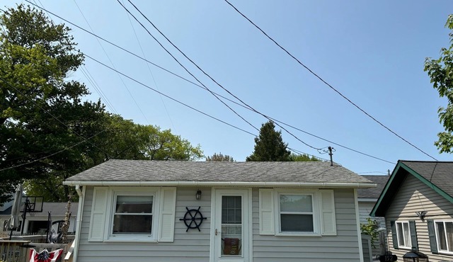 Fabulous 2-bedroom Lake Huron cottage in charming Au Gres + 15 mins to Tawas