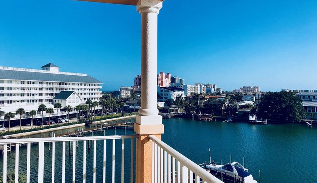 FABULOUS SPRING SALE! 🌸🌼at Luxurious Waterfront condo in Clearwater Beach