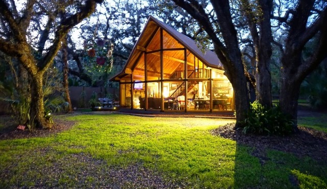 Fall Specials Available! Access to secret spring, free canoes, Pet Friendly. Nature Lovers paradise! Discounts applied for stays longer than 7 days and 30 days! in Hernando