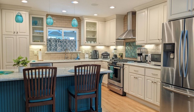 Family friendly spacious 5BR house with large backyard and kids playground