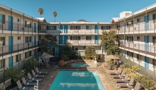 Family-Friendly Suite | Outdoor Pool | Free Parking | Courtyard | BBQ Area