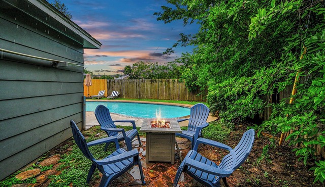 Family Fun · Pool · Firepit · Games · Movie Nights
