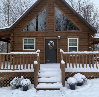 Fantastic Secluded Cabin with Fire Pit and Hot-tub in Campbellsville, Kentucky