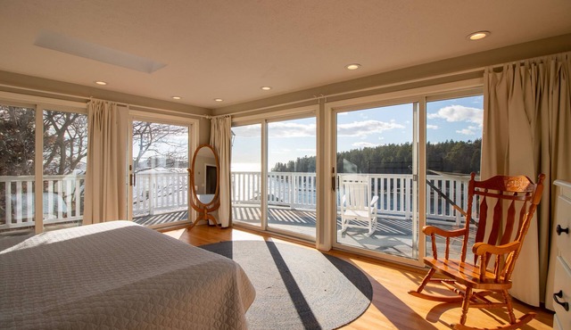 Fantastic Waterfront Views