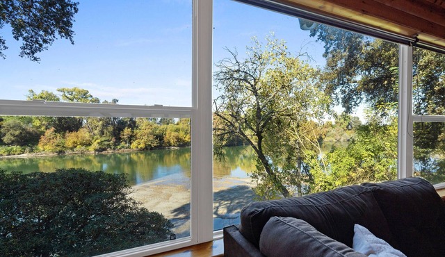 Feather River Retreat | Water Front | Nicolaus