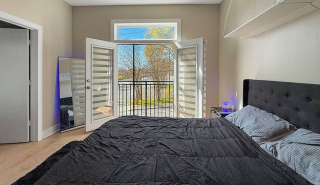 FIFA Ready Loft-Style 1BR Steps from Mercedes-Benz Stadium