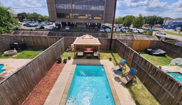 FIFA Stay | Dual Home | Private Pool | Sleeps 16