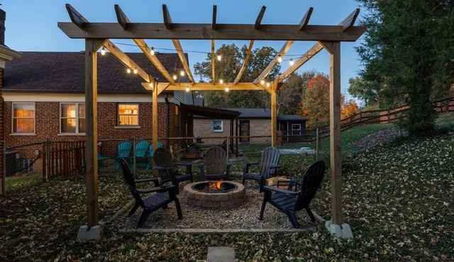 Fire Pit, Coffee Bar, Deck, Grill, Game Room in Cincinnati