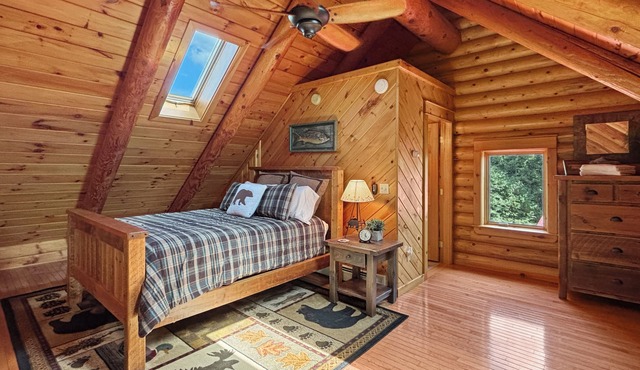 Fox Quarry Lodge (Direct ATV and Snowmobile Trail Access!)
