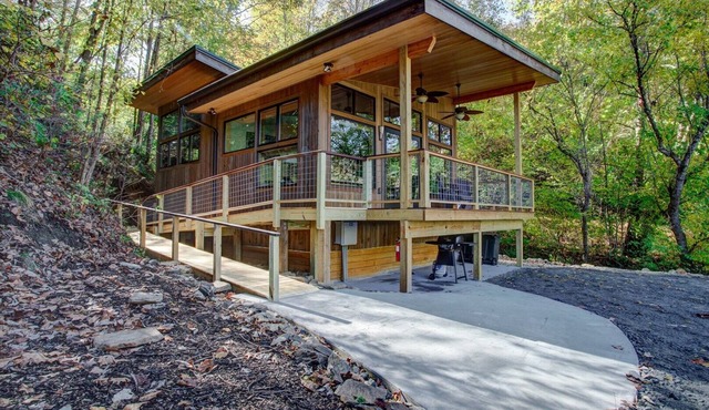 French Broad Chalet | Private Chalet on the French Broad River
