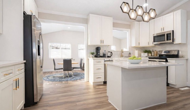 Gahanna Family-Friendly 4BR Retreat King Bed