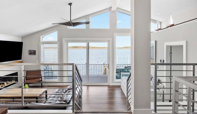 Game Room! Waterfront Group Haven in Ocean Pines