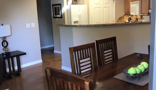 Gated Community W/3 Bdrms, Pool, Hot Tub, Gym, Close to Sports & Entertainment! in pheonix