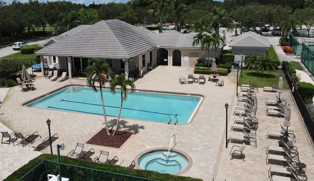 Gated Golf Community! Golf Cart Included! Active Lifestyle W/ Pool, Spa, Tennis, Pickleball & More!