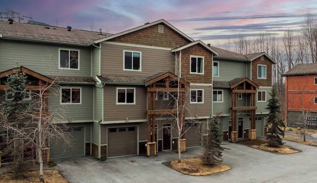 Girdwood Mountain Basecamp-Sleeps 7-Near Alyeska
