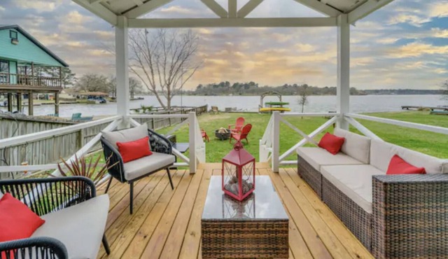 Glamping Waterfront Tiny Cottage- FREE Kayak/SUP