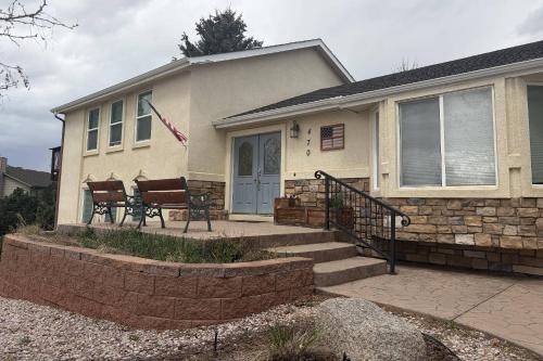 Glen Eagle Kingfisher Suite in Colorado Springs