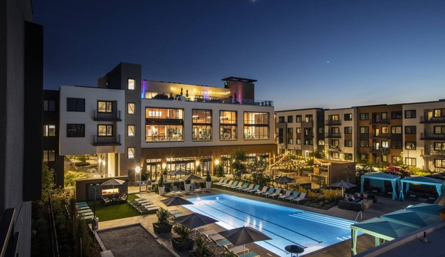 Global Luxury Suites in Menlo Park