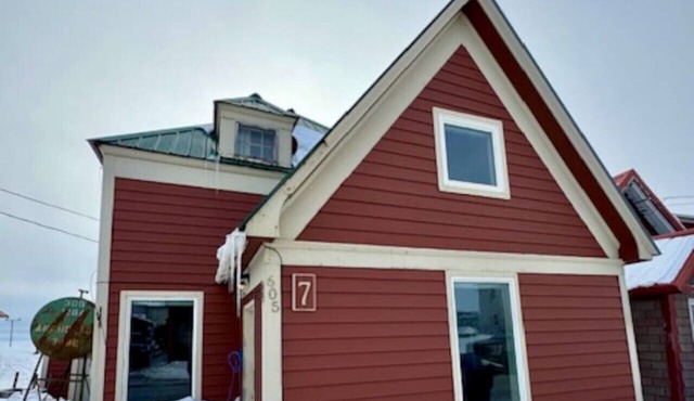 Gold Rush Era Victorian · 3BR · National Register