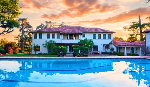 Golden-Era Spanish Villa 6BR Luxury Pool & SPA