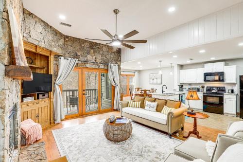 Golf Course Views: Condo in Blue Ridge Mountains!