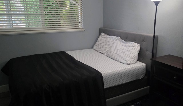 Gorgeous 1-bedroom house with AC in friendly Fremont