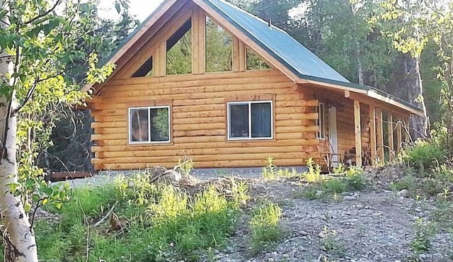 Gorgeous Log Cabin Near The Lake