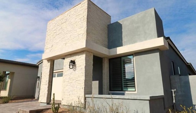 Gorgeous South Mountain Home, King Bed & Amazing Amenities in Phoenix