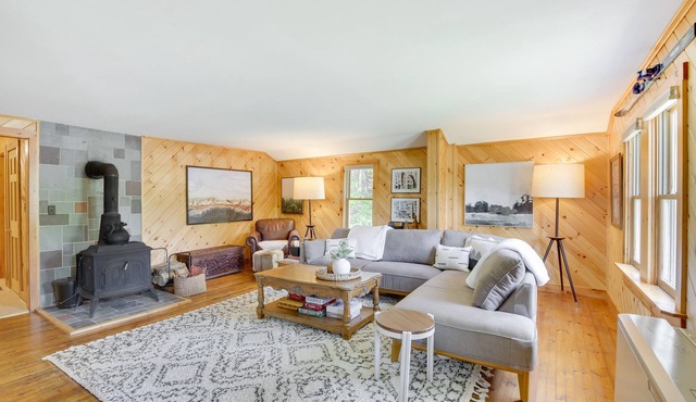 Gorgeous Sunday River Cabin w/Saltwater Hot Tub!