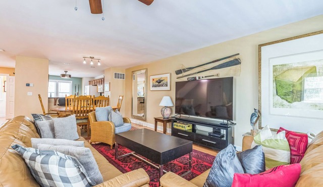Great Rehoboth Beach House - Spacious and Well Appointed Sleeps 10