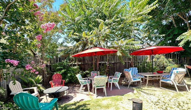 Group Friendly-Fast WiFi-freeParking-Private YD & Patio-Centrally located