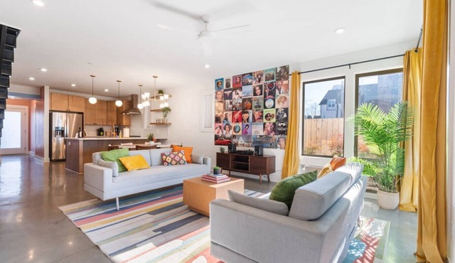 Group-friendly home one mile from Nissan Stadium